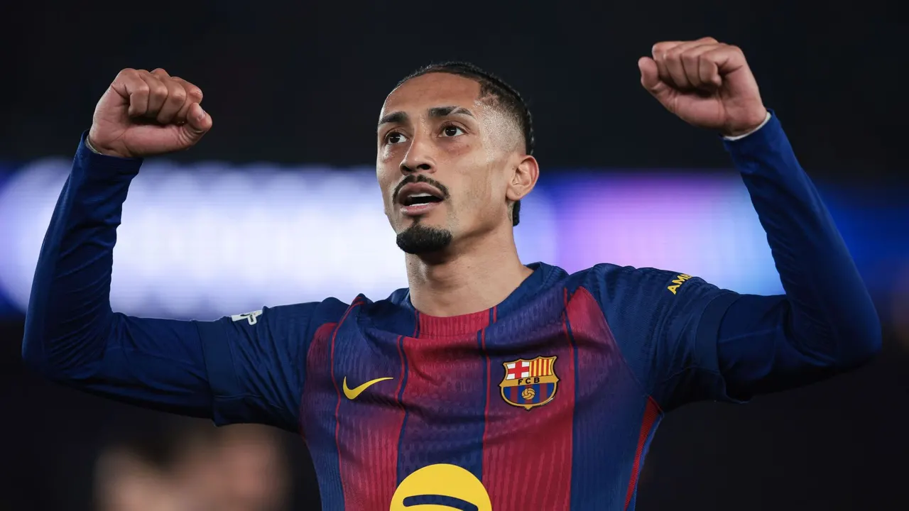“رافينيا سيقوم بذلك بعد كأس العالم!”.. رد رسمي على انتقال نجم برشلونة إلى الهلال أو النصر